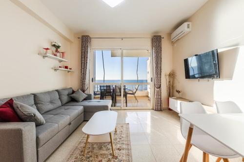 Zeo Grand Seaview Veranda by PS