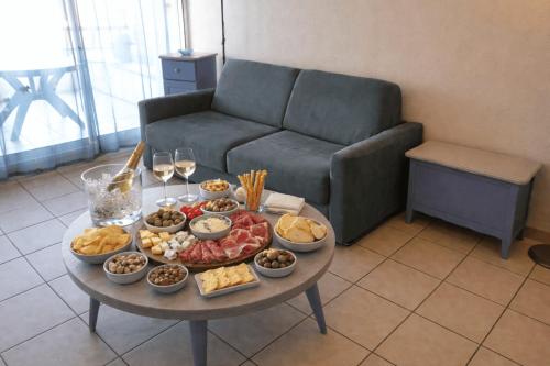 Fréjus location bord de Mer Piscine Parking Terrasse Wifi