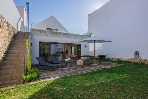 189 - Charming Garden Villa in the Heart of Cascais