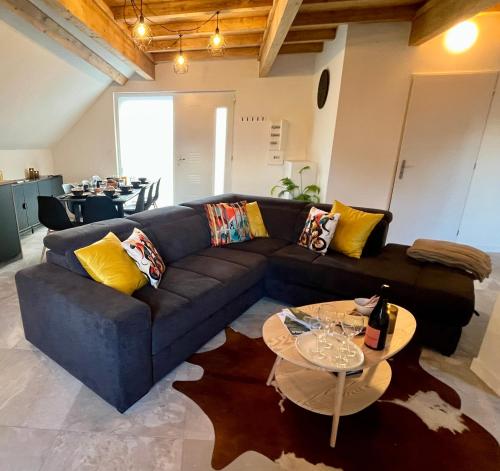 Le Vieux Bourg Apartment 4, Spacious 3 bedroom Apartment, Ski & Cycle