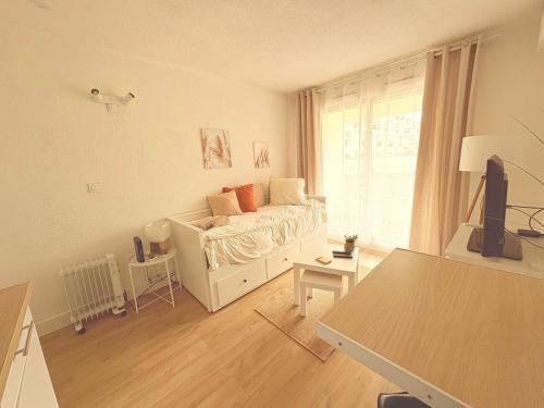 Studio avec balcon, centre-ville, clim, wifi & plage