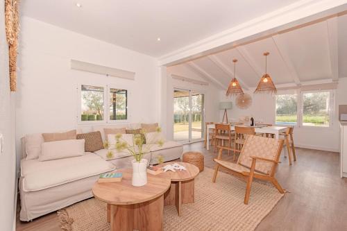 Aumadravet del Bosch by Villa Select