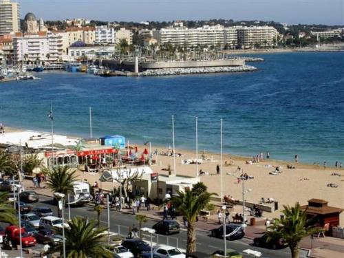 Fréjus location bord de Mer Piscine Parking Terrasse Wifi
