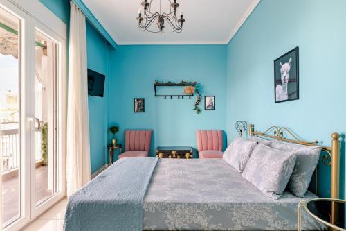 Vintage Art home on the sea