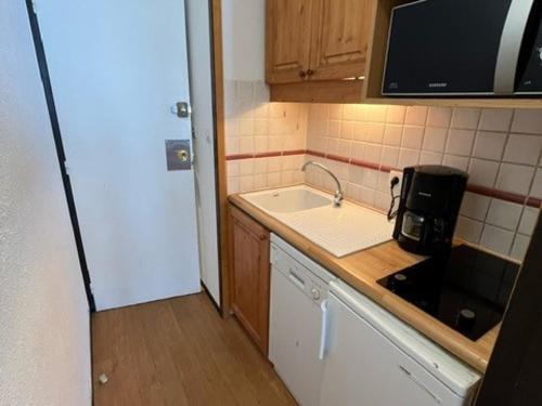 Studio lumineux avec balcon, pieds des pistes, 4 personnes