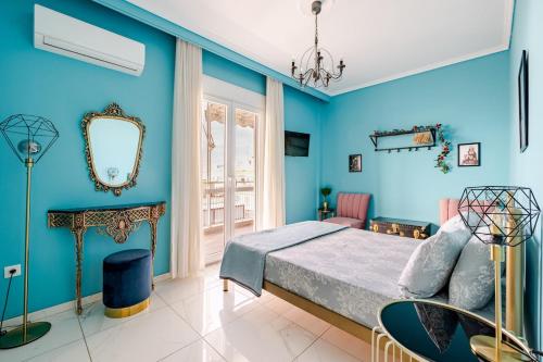 Vintage Art home on the sea