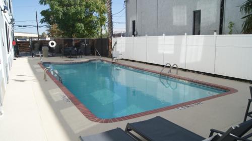 a large swimming pool on top of a building at Holiday Inn Express & Suites San Antonio - Downtown Market Area by IHG in San Antonio