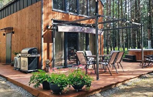 2 Bedroom Cozy Home In Gralewo-Stacja