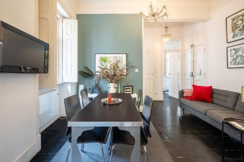 Boutique Apartment with Balcony in Bairro Alto