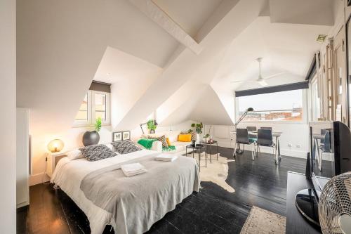 Stylish Penthouse Studio w Terrace by Porta85