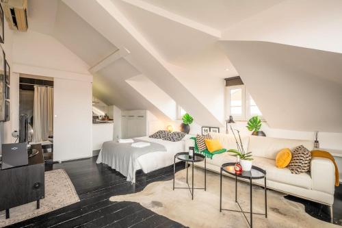 Stylish Penthouse Studio w Terrace by Porta85