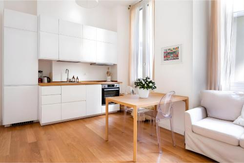 Casa nel centro storico di Milano, Conciliazione
