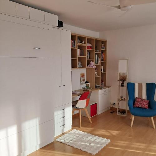 Beautiful air-conditioned apartment with balcony