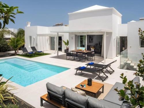 Private Villa with Heated Pool in Playa Blanca 1 - Lanzarote