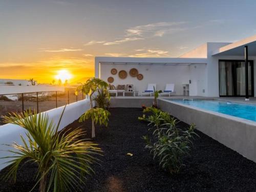 Private Villa with Heated Pool in Playa Blanca 1 - Lanzarote