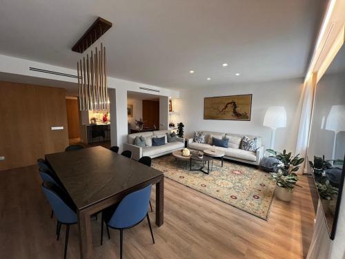 Bright spacious luxury apartment