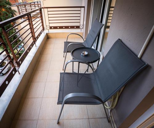 Entire Apt Metro Park 2