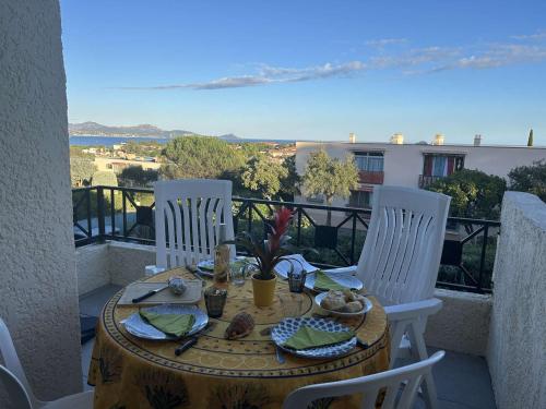 Appartement 2P/Mezzanine 4 Pers à Saint-Aygulf - Terrasse, Parking, Lave-linge - FR-1-226A-14