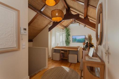 The Terraced Loft - Boho Elegance in Porto
