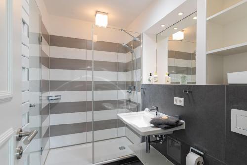 Westside Arthotel Apartment 417 photo 9