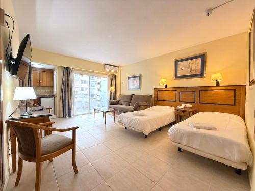 PYR Beach & Pool Private Studios