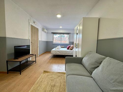 Bright and spacious studio near the center