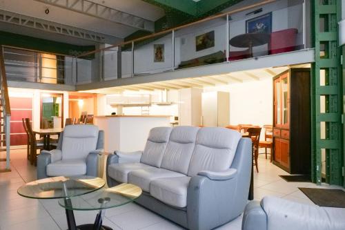 loft type eiffel 8 personnes rue du palais