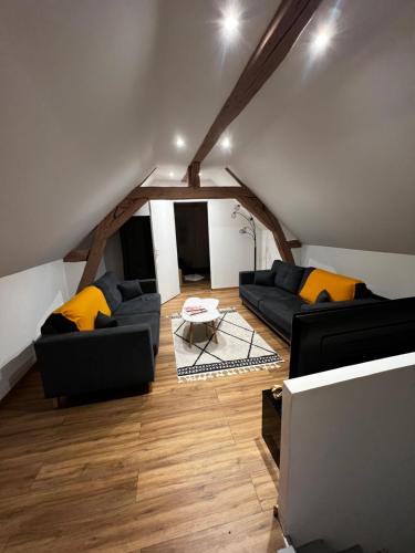 Cozy loft between zoo and castles