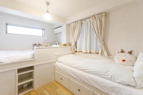 New - 4 min to Shinjuku! 4 Bedrooms Villa 970 sq ft in Koenji, 10 people, 8 min walk to JR Koenji station - GRADIA Koenji Hotel