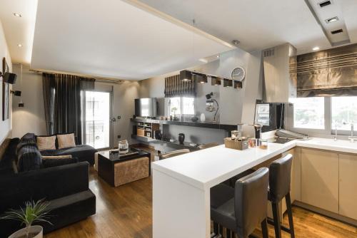 Deluxe boutique suite , jacuzzi, private parking, fireplace