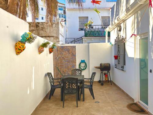 Town House with Patio in Quiet Residential Area 10 Min from Beach