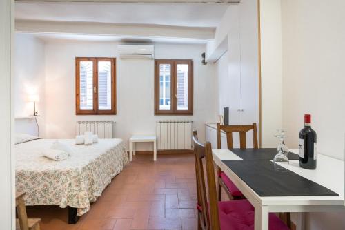 Cozy Central Apartment