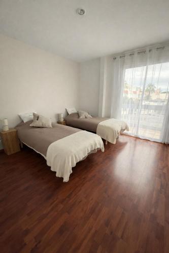 Cap Marina By L'Avenue - Vue XXL - Jacuzzi - Terrasse au bord de l'eau - Plein Sud - 2 chambres - Port Camargue