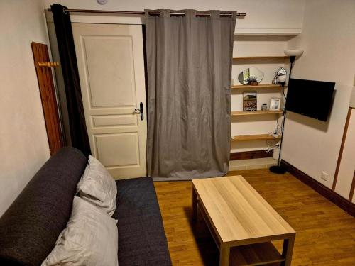 Cozy & quiet studio, comfortable, free parking