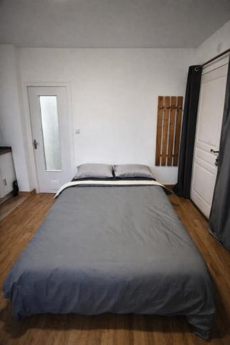 Cozy & quiet studio, comfortable, free parking