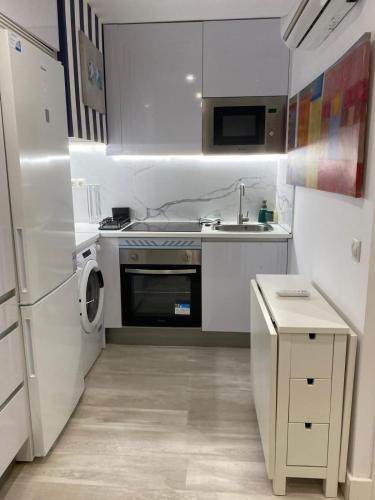 Lavapiés Center · Modern Apartment for Two
