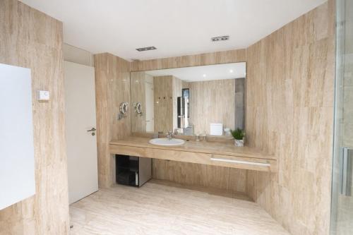 Apartamento espacioso - 2 dormitorios - 2 baños - Cerca del metro