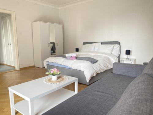 Cozy studio close to city center and train station