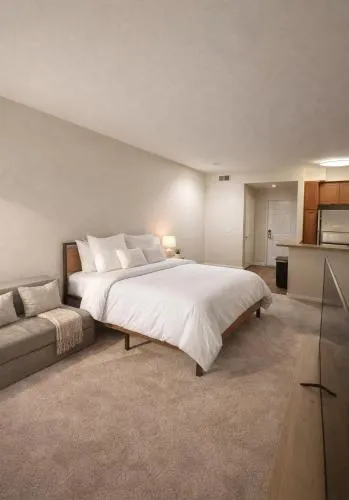 Modern 1 & 2 Bedroom Apartments Near Venice & MDR with Pool Gym & Cinema photo 22