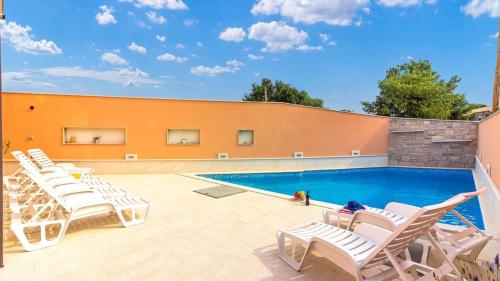 Apartman Damir 2 by Villas Guide