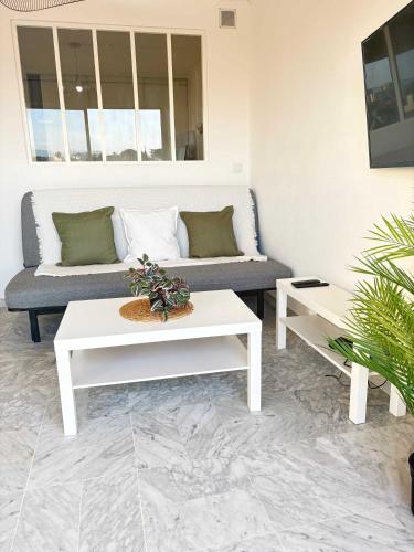 Bel appartement renove avec balcon Antibes centre