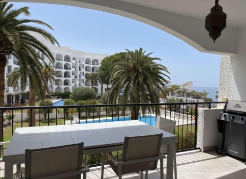 Carabeo 20 Apartment by Casasol