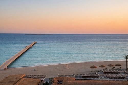 JAZ Elite Asteria — Beach