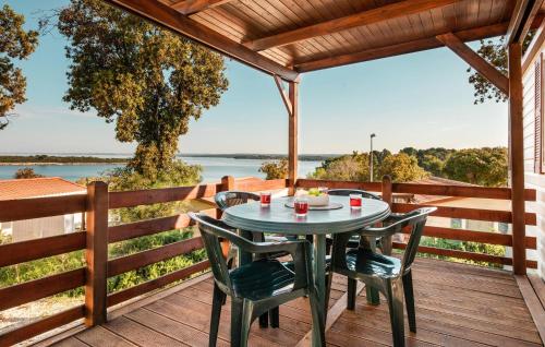 Nice Stacaravan In Pula With House Sea View