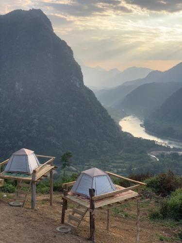 Naturlandskabet i nærheden af campingpladsen
