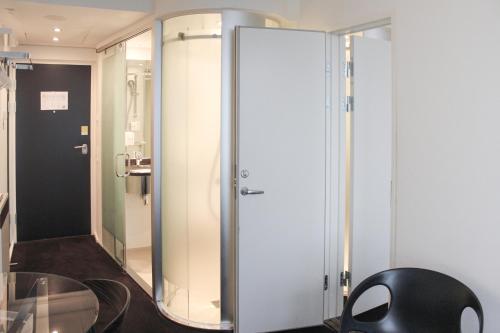 웨이크업 코펜하겐 - 카르스텐 니부어 가데 욕실