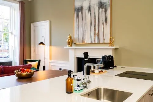 Dragon Suites Luxury Apartments at Rutland Square photo 5