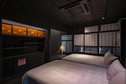 Namba 15min by train 90yo Traditional Osaka Stay