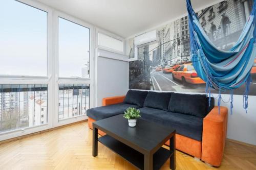 Chłodna Warsaw Atrium Apartment by Solarento