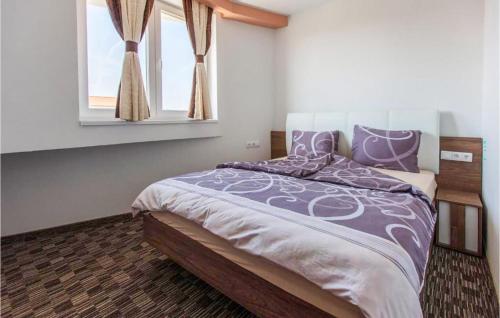 Cozy Apartment In Vodice With Wifi